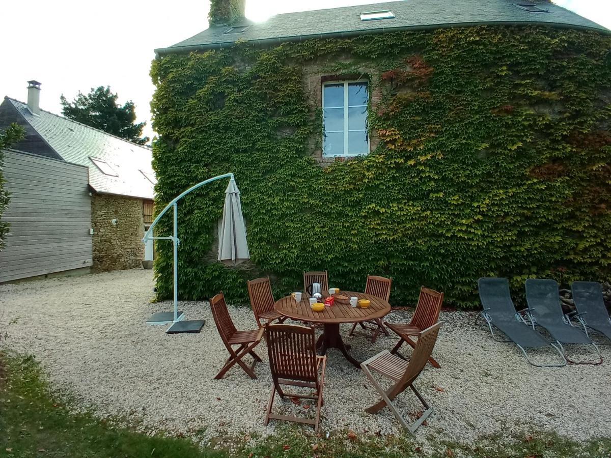 Villa DOMAINE DES TISSEYS vue sur le Mont St Michel à Dragey-Ronthon Extérieur photo